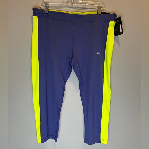 Women’s Nike Plus Running Capri Leggings NWT 1x - Picture 1 of 12